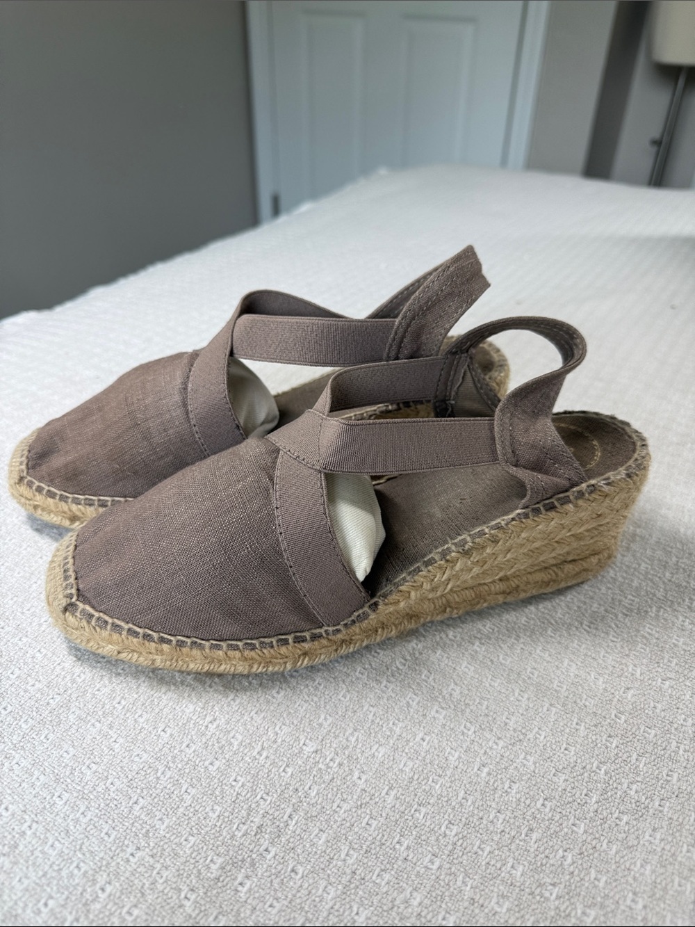 Toni Pons Origins taupe espadrille wedge heel covered toe sandals size 38